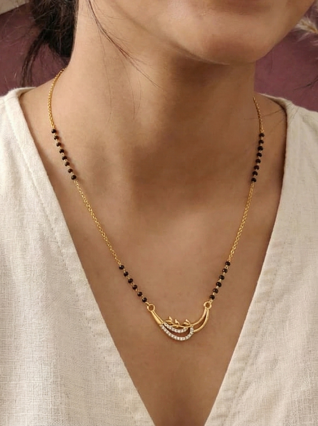 Noor Curve Mangalsutra